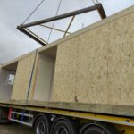 Eclassan transport d'un module hors-site bois, élément d'une maison RE2020